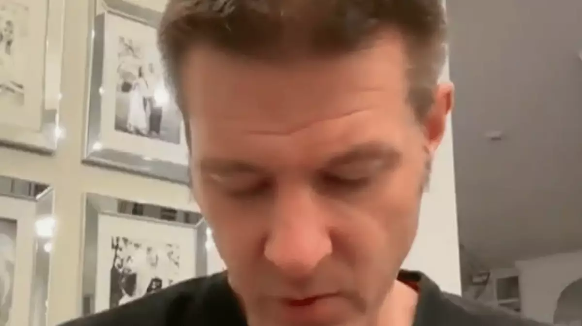 Heartbroken dad recalls moment he realised American Airlines plane carrying his wife and daughter had crashed - News - Tyla