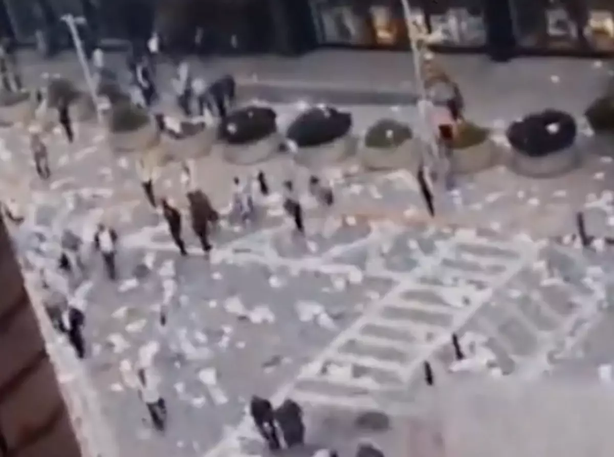 Harrowing 9/11 footage shows moment people fled from World Trade Center ...