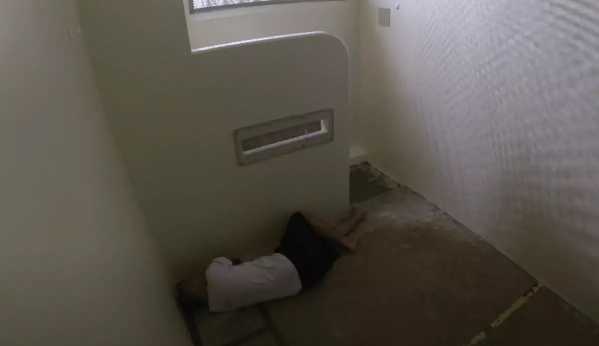 Maximum Inmate Inmates Detail Life Inside One Of The World's Most Notorious Maximum ...