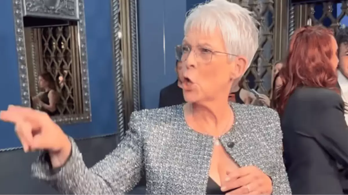 Jamie Lee Curtis tells actress to 'go f**k yourself' on red carpet