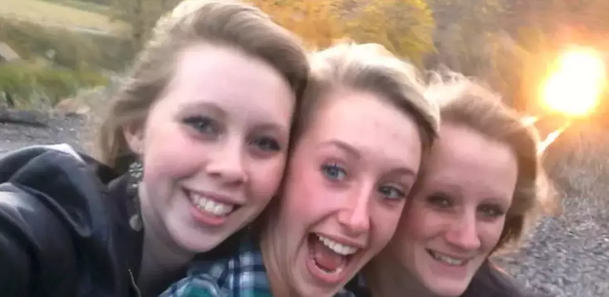 Selfie taken before three friends died showed they missed heartbreaking ...