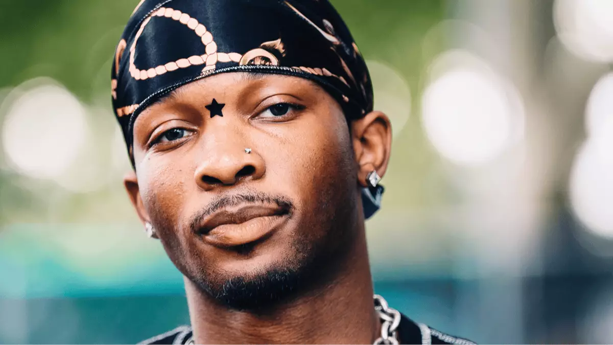 Sur Rapper Rapper faces serious risks after having gold chains surgically ...
