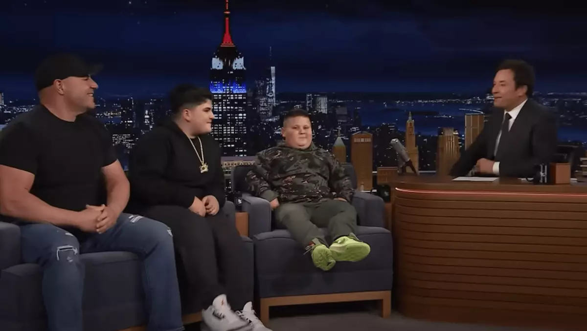 Cosco Rizzler People cringing at Jimmy Fallon’s extremely awkward behavior towards ...