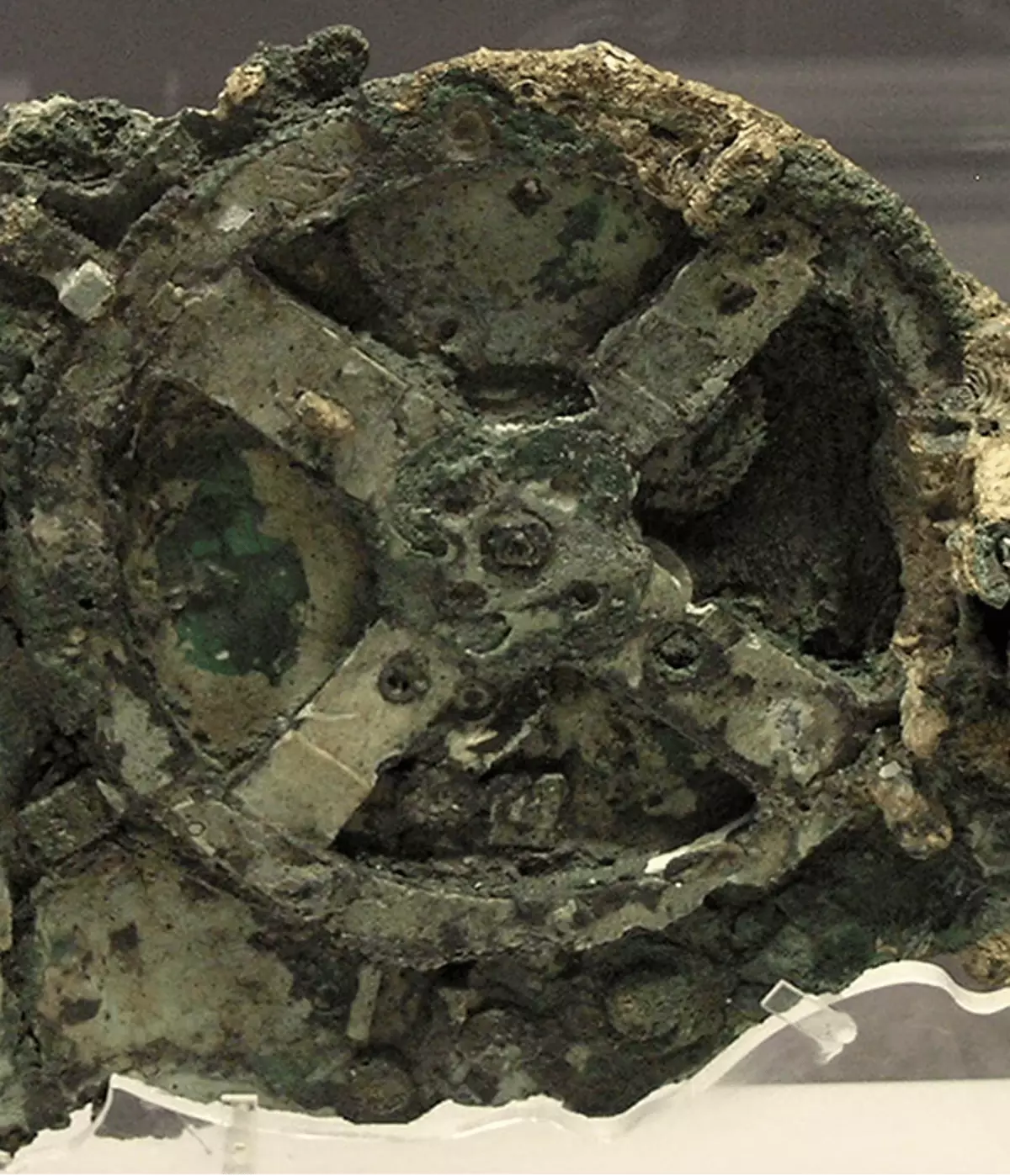 World's oldest computer over 2,200 years old was found at the bottom of ...