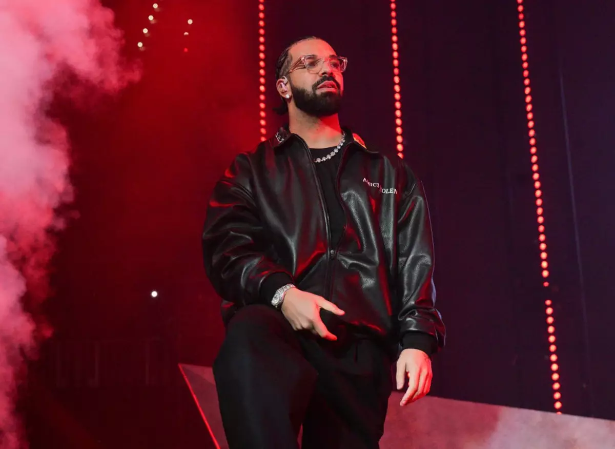 Drake shares nail-biting moment pilots land his private jet in thick ...