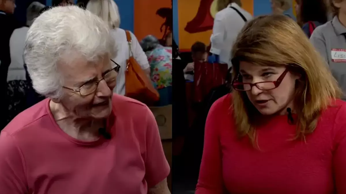 Valuator 'chokes up' after revealing insane value of sports cards on Antiques Roadshow