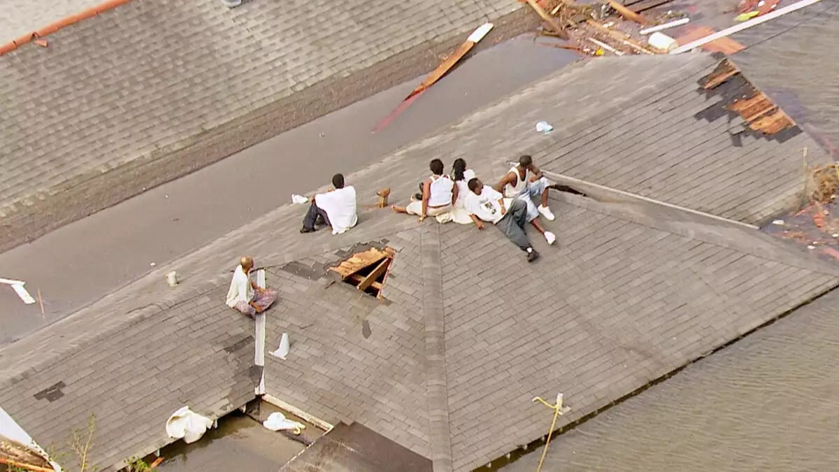 Major Hurricane Katrina failing that led to catastrophic flooding as ...