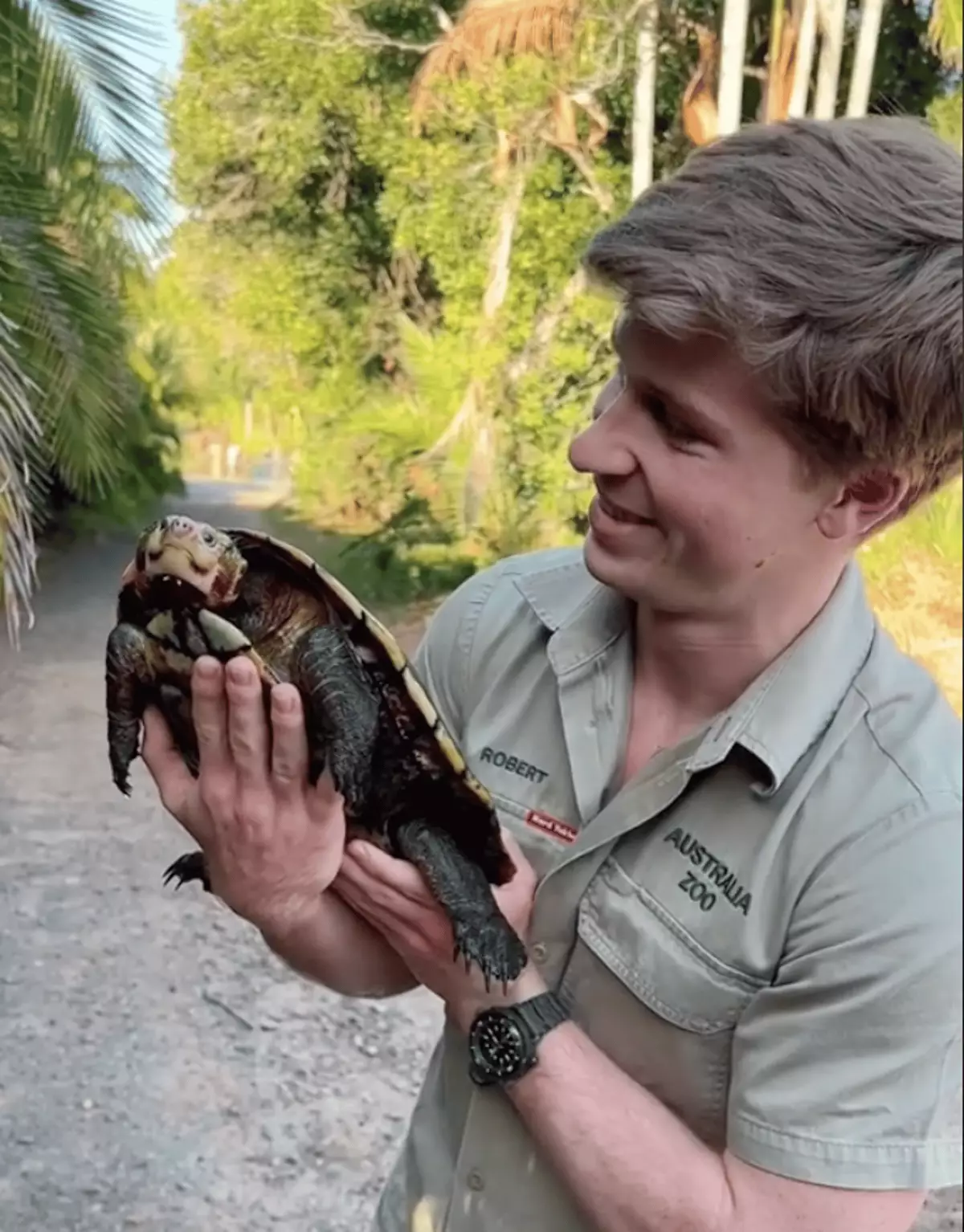 Robert Irwin welcomes extremely rare turtle discovered by his dad into ...