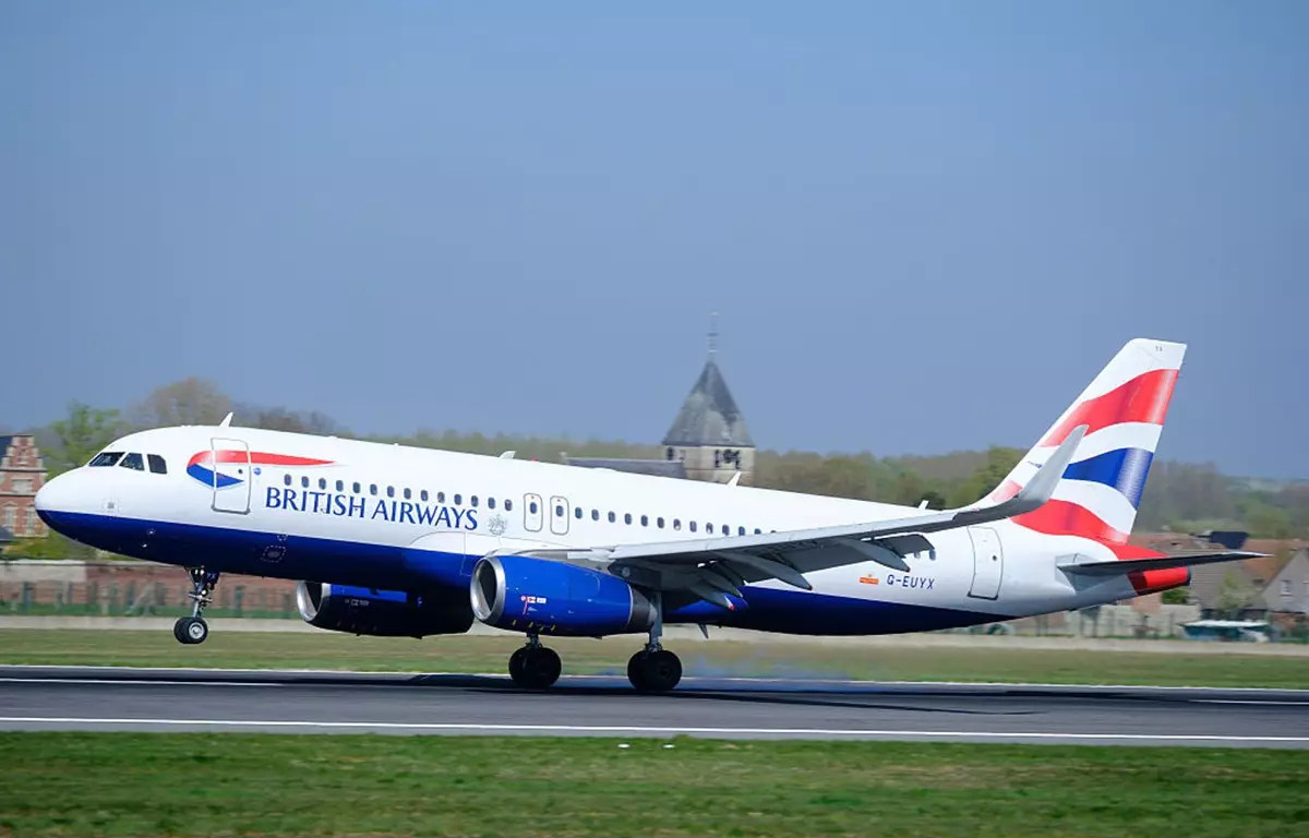 Snorting Fly Pilot who was sacked for snorting cocaine off woman's chest and trying ...