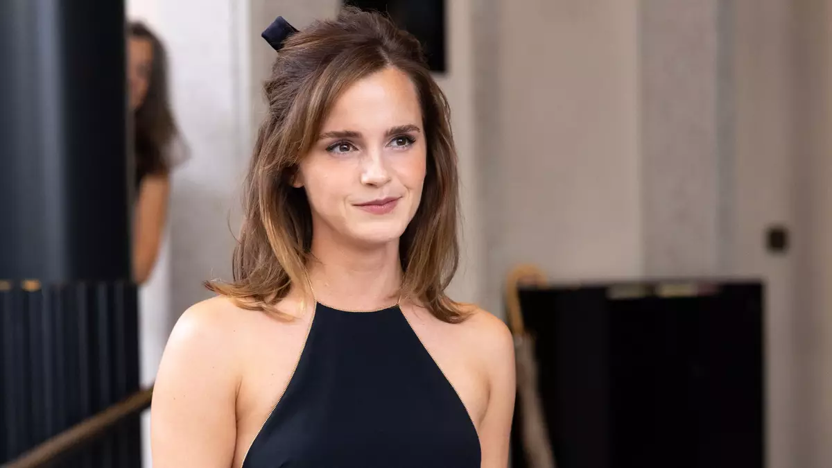 Harry Potter star Emma Watson banned from driving after being caught speeding