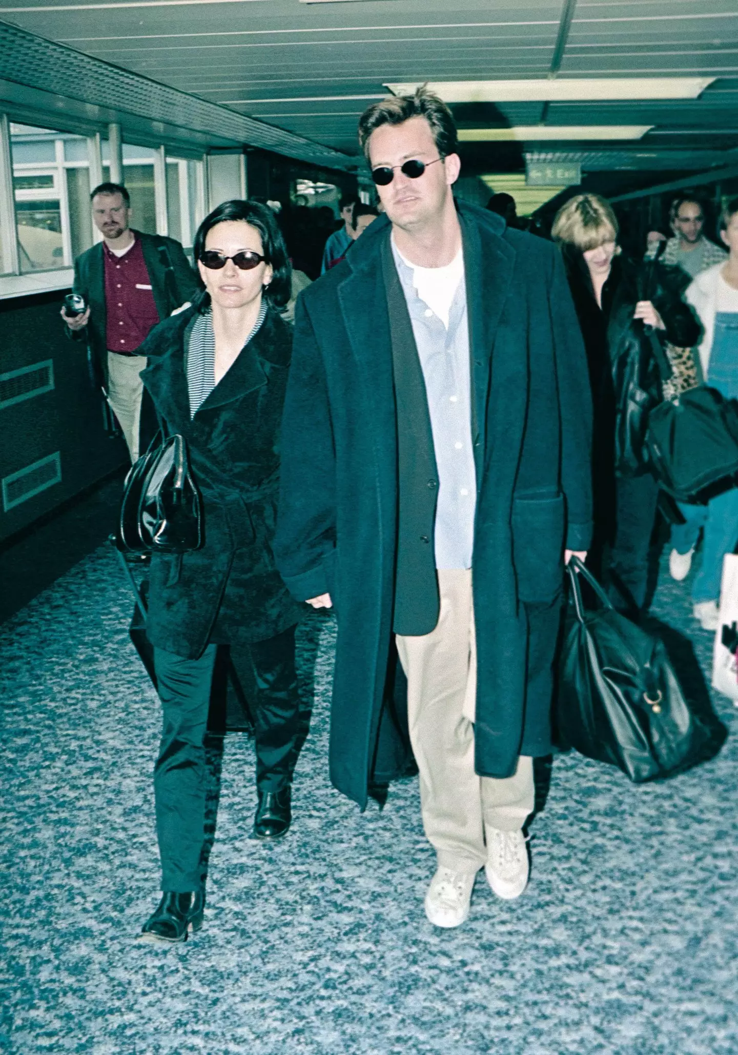 Matthew Perry says he woke up covered in his own poo 50 to 60 times ...