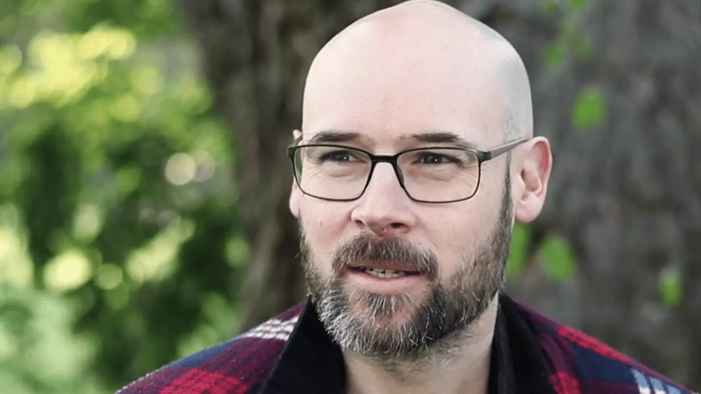 News presenter that laughed at 'worst police sketch' immediately sees ...