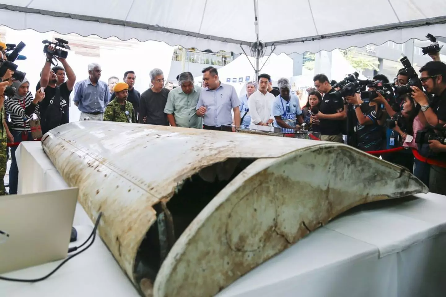Mh370 Pattern Mystery of lost MH370 plane could be solved with new technology 10 ...