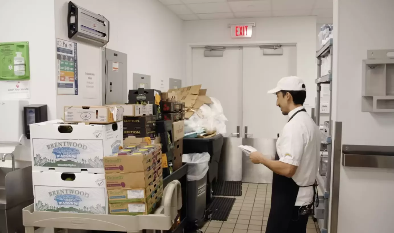 Fresh, organic produce is ordered in by chefs on the day of the menu (YouTube/@chargers)