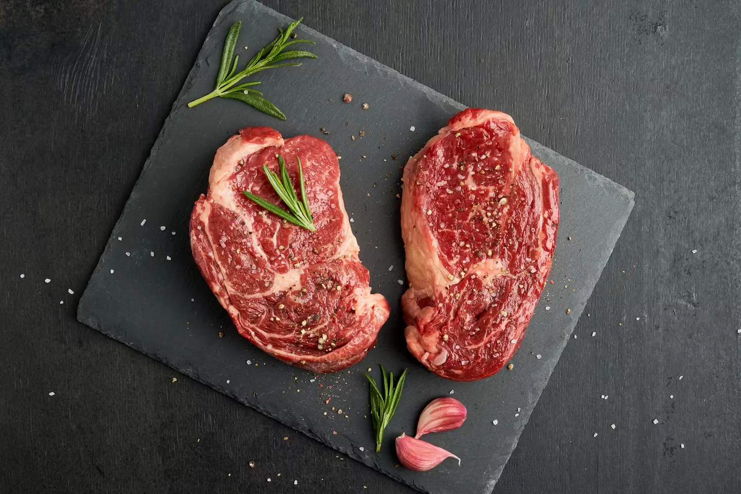 Red meat lovers, take note (Natalia Gdovskaia via Getty Images)