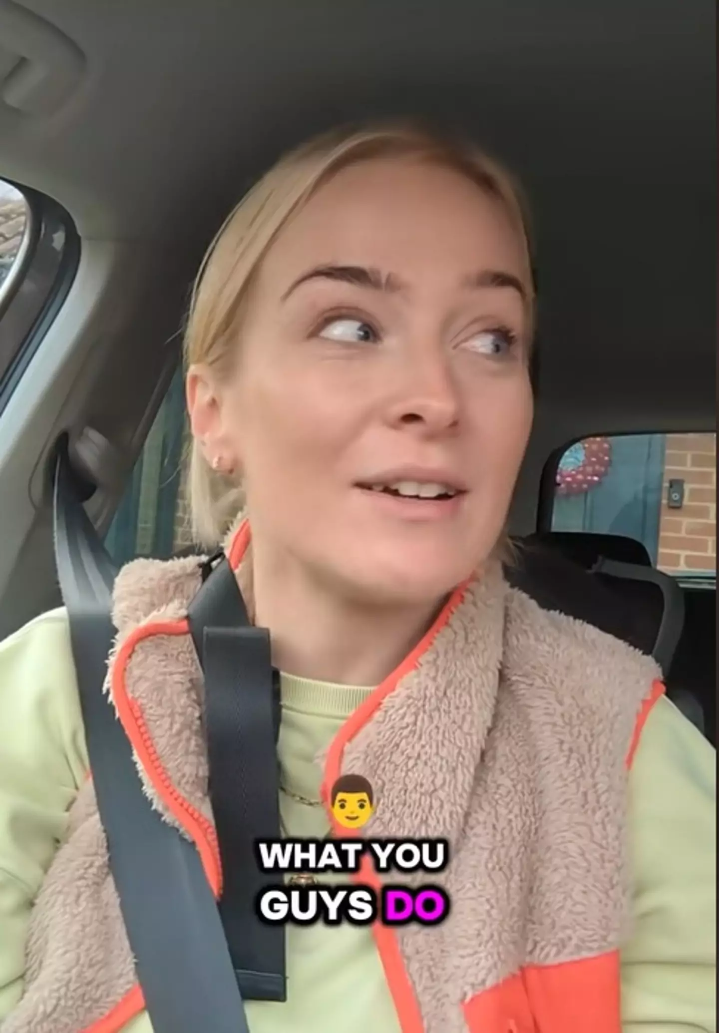 Abi getting ready to do the Christmas shop (@abilourichards/TikTok)