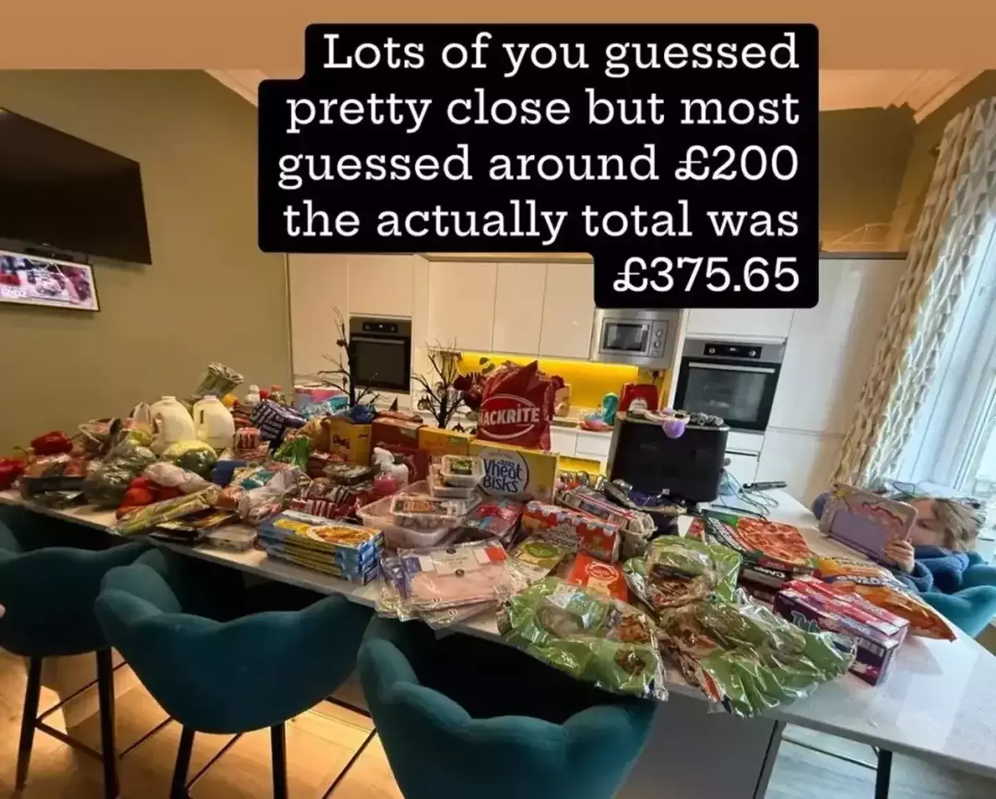Sue asked her followers to 'guess' how much she spent on the weekly food shop (Instagram/@theradfordfamily)