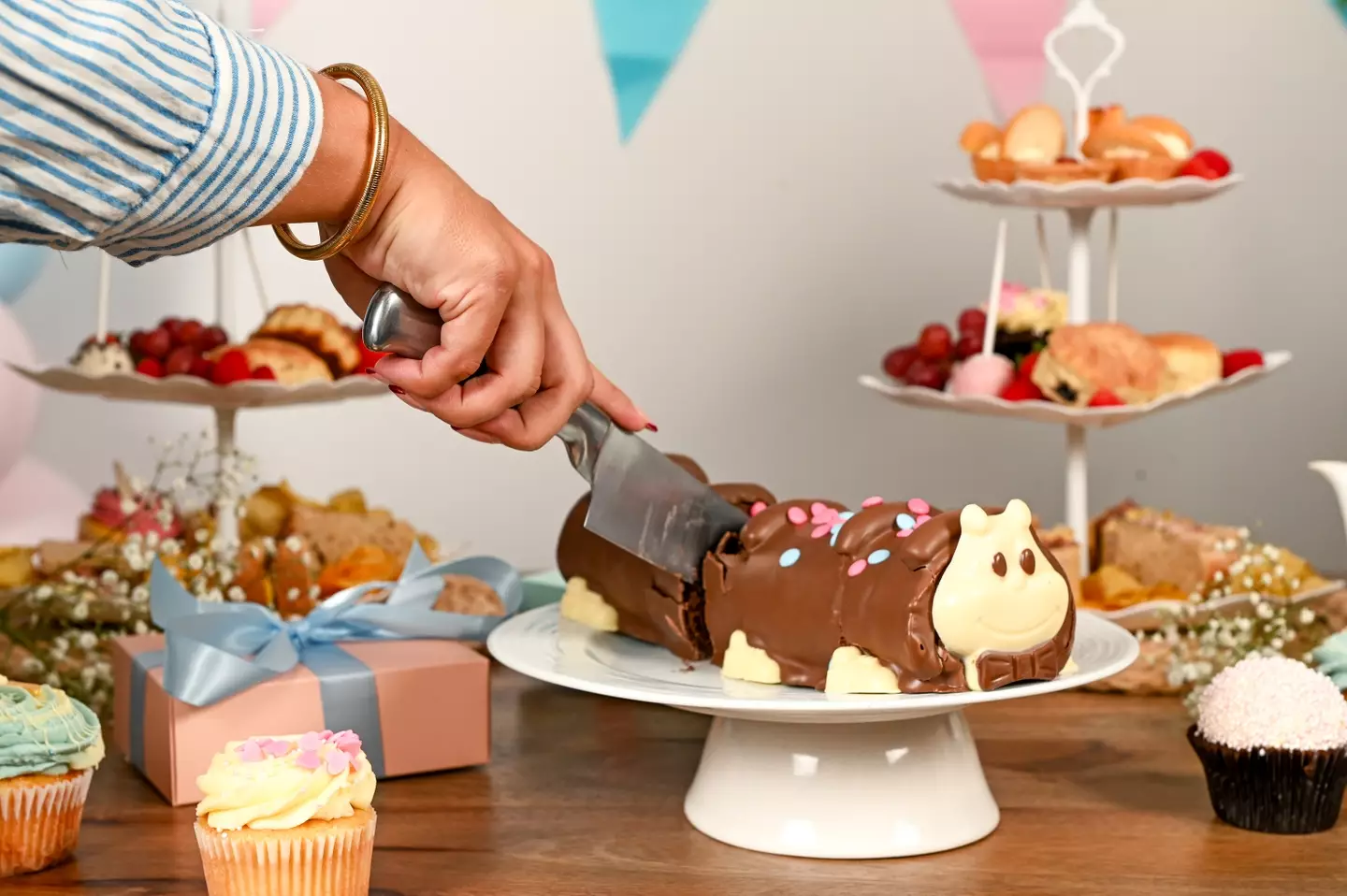 The cake can only be won through entering a competition (Aldi)