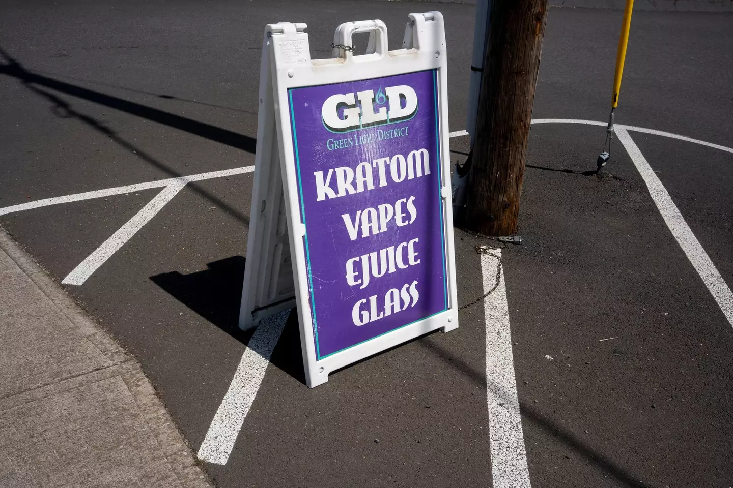 Potent kratom extracts are now widely sold despite rising safety concerns (hapabapa/Getty Images)