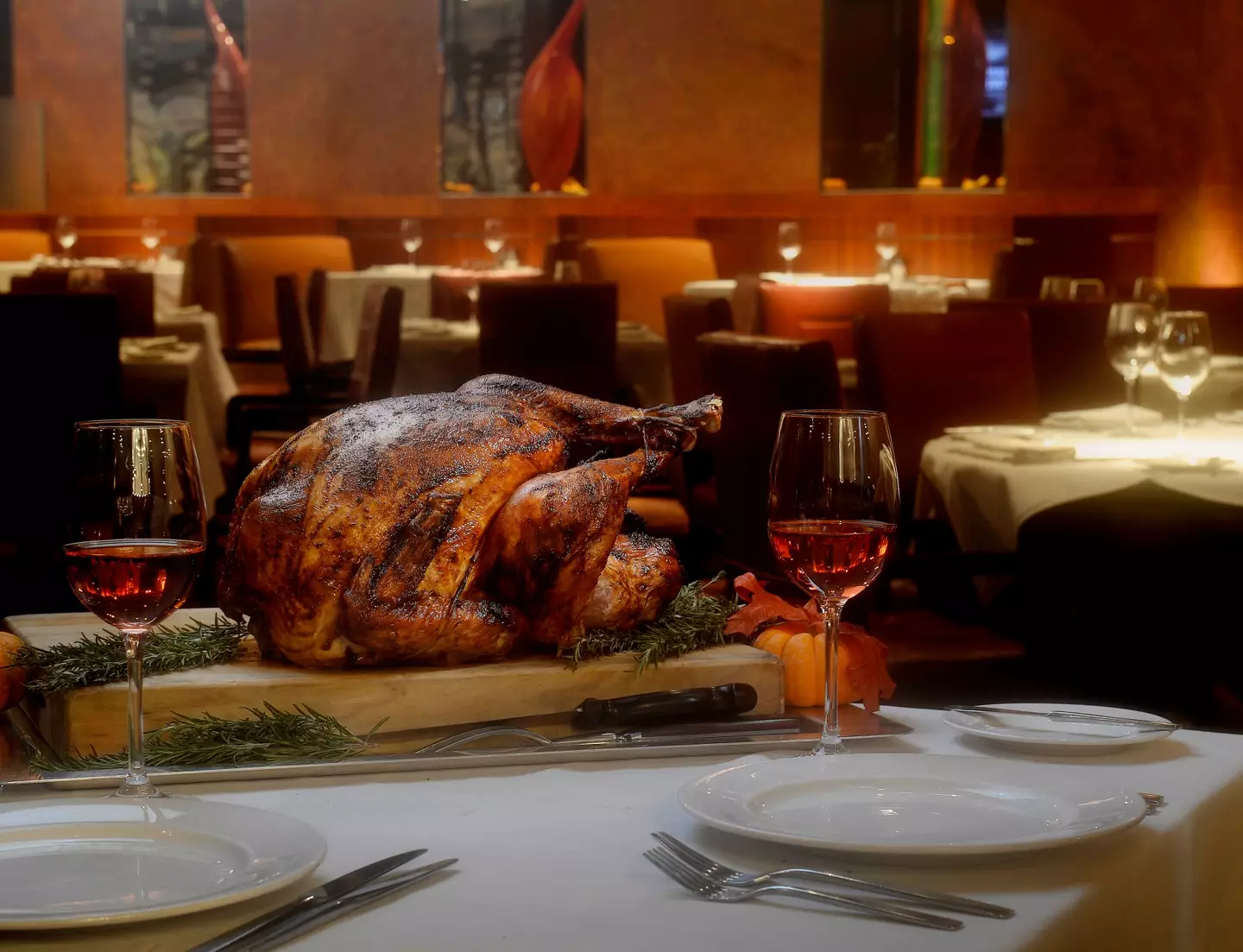 A Thanksgiving turkey cooked and ready to eat. (credit: Cyrus McCrimmon/The Denver Post via Getty Images)
