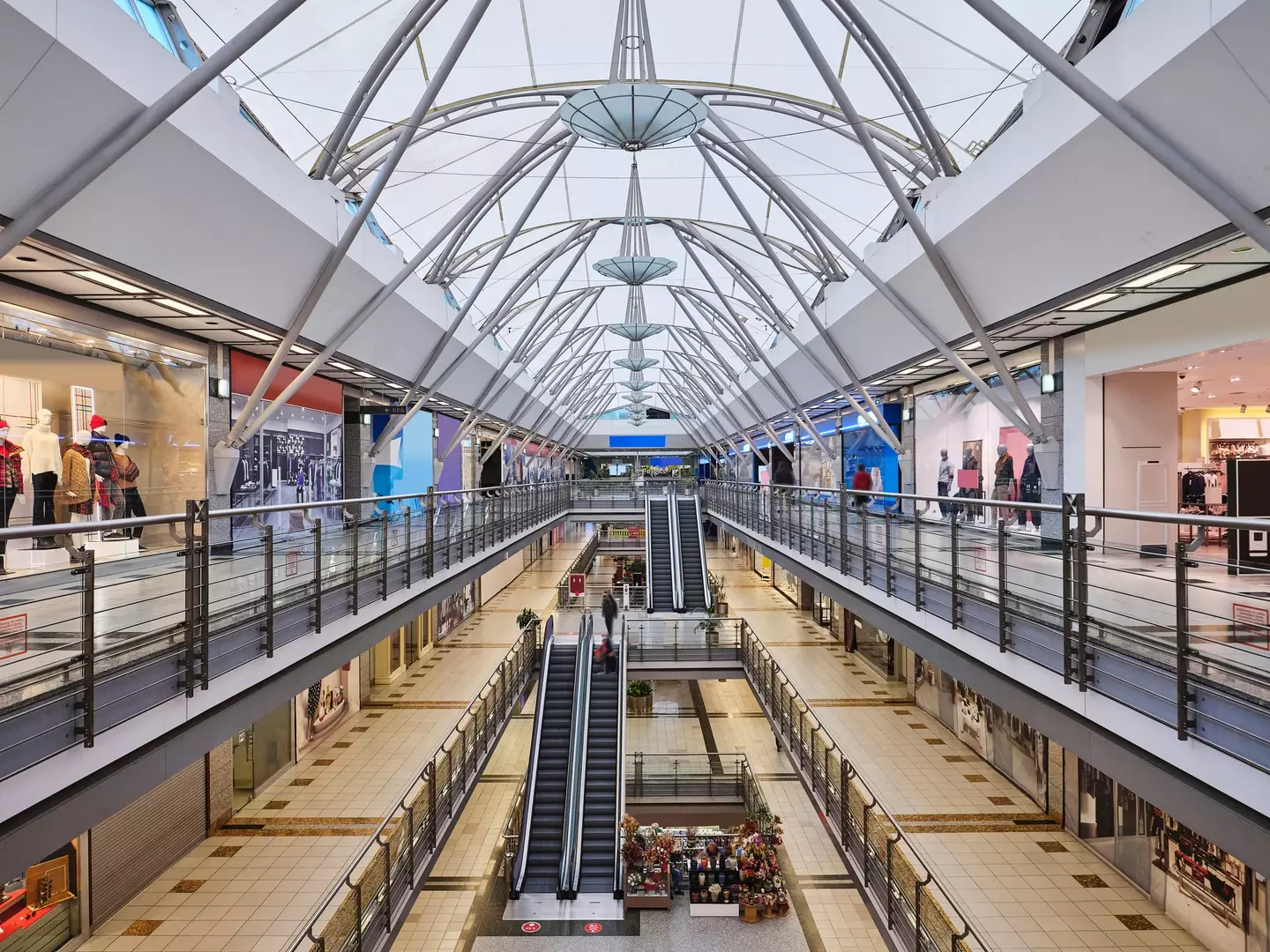 Once-thriving shopping malls can be pretty desolate places in 2025 (Vostok/Getty Images)