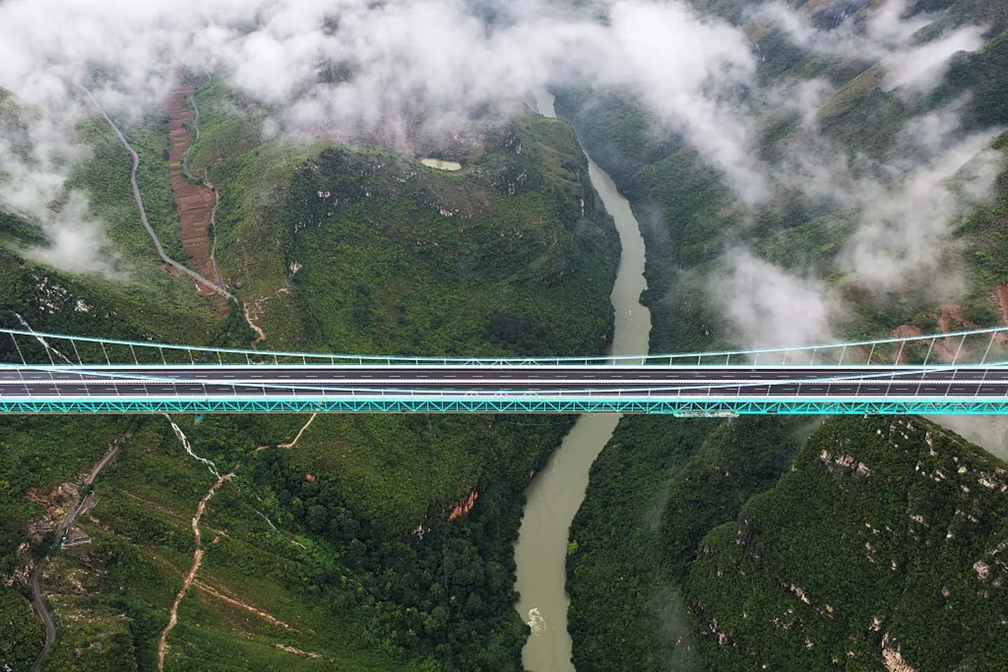 That's one hell of a drop (Wu Dongjun/VCG via Getty Images)
