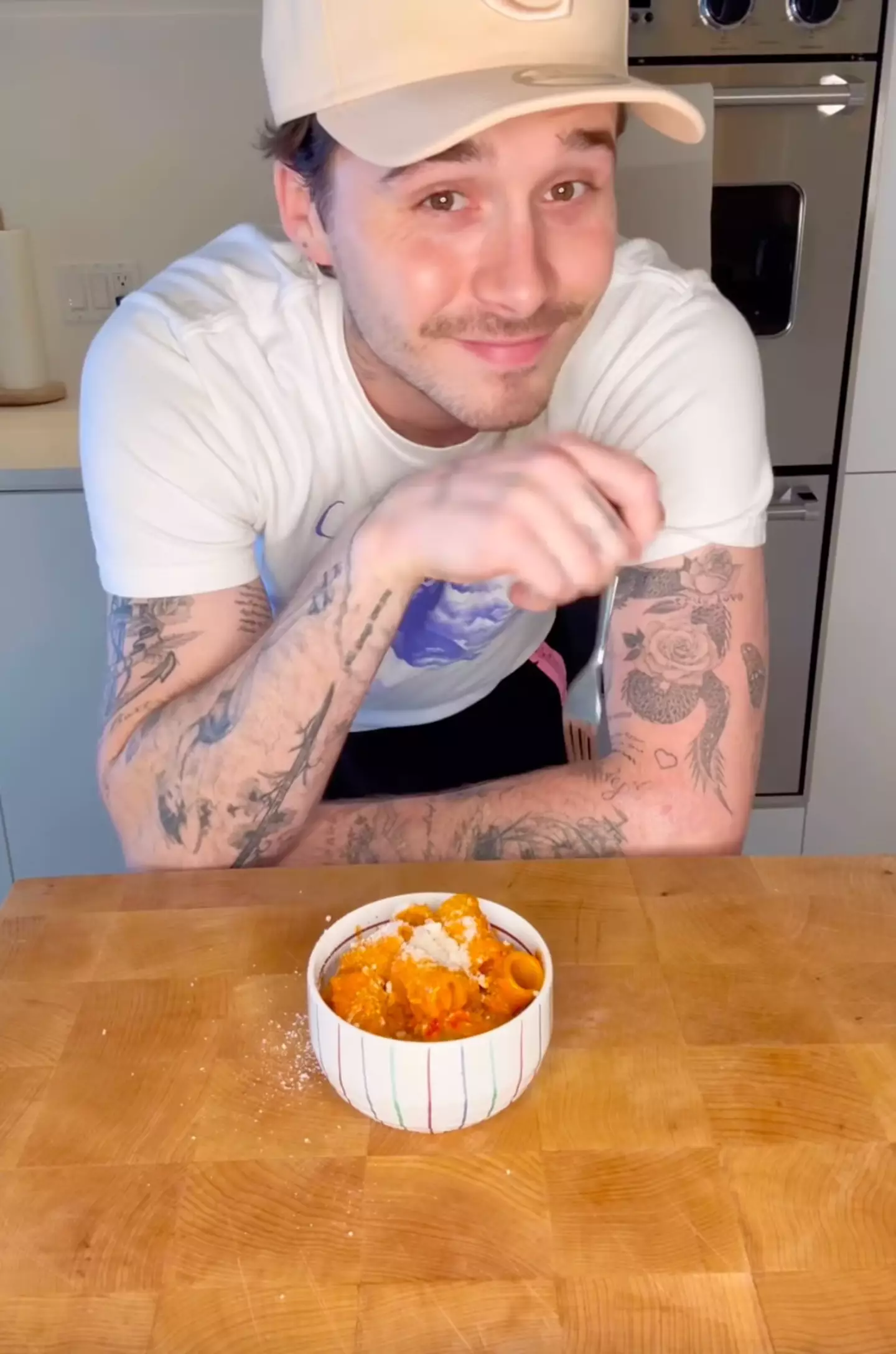Beckham regularly posts cooking videos online (Instagram/@brooklynpeltzbeckham)