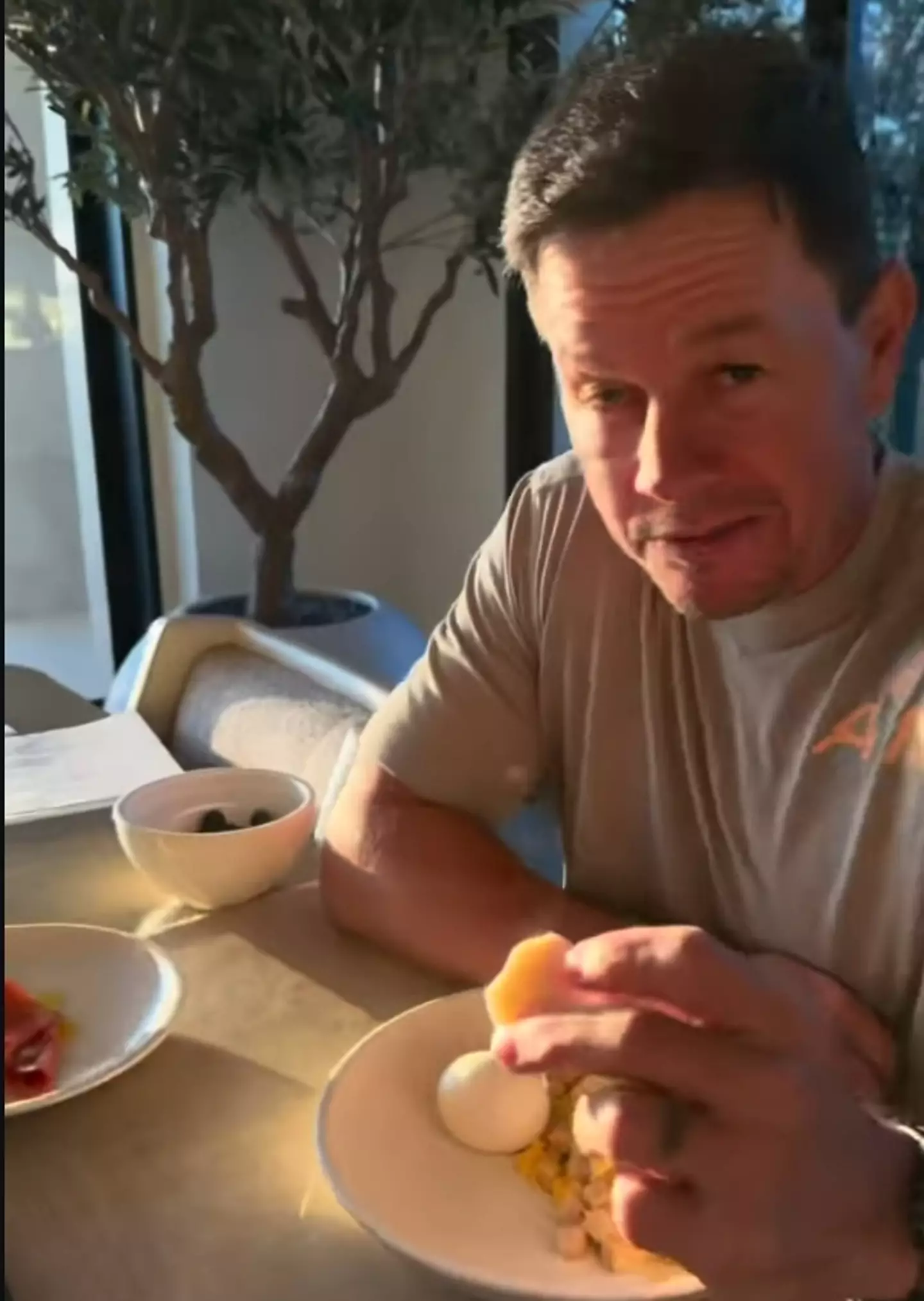 Early starts and relentless consistency define Wahlberg’s long-standing approach to fitness (Instagram/@markwahlberg)