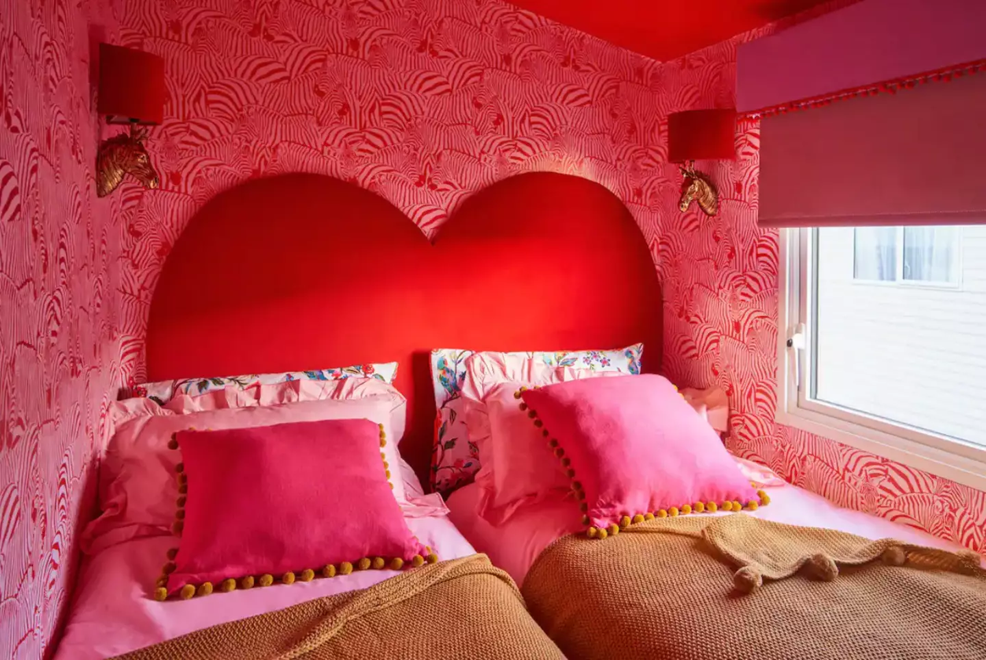 Look at this headboard!