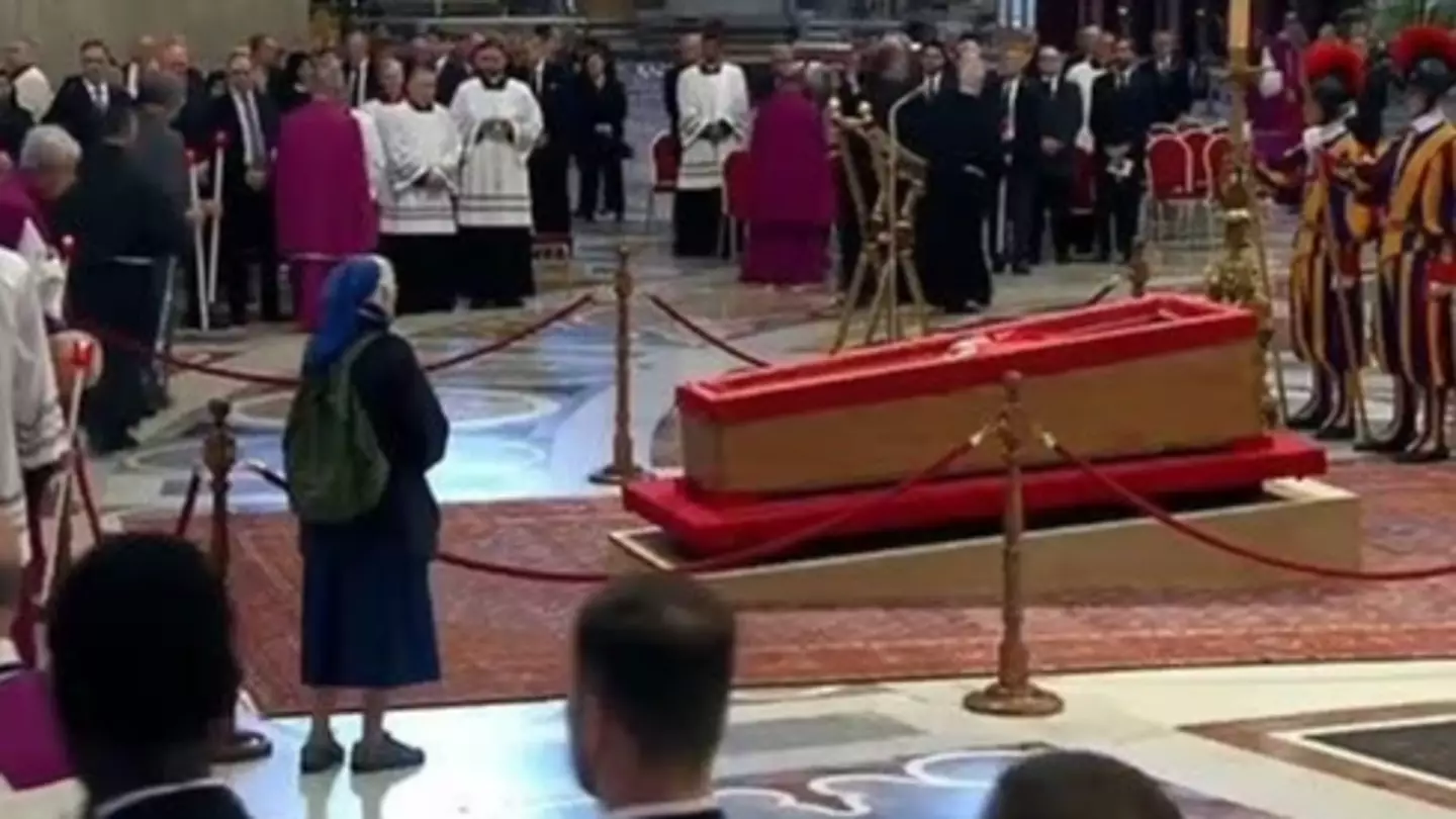 Heartbroken nun who knew Pope Francis breaks huge Vatican protocol at open coffin