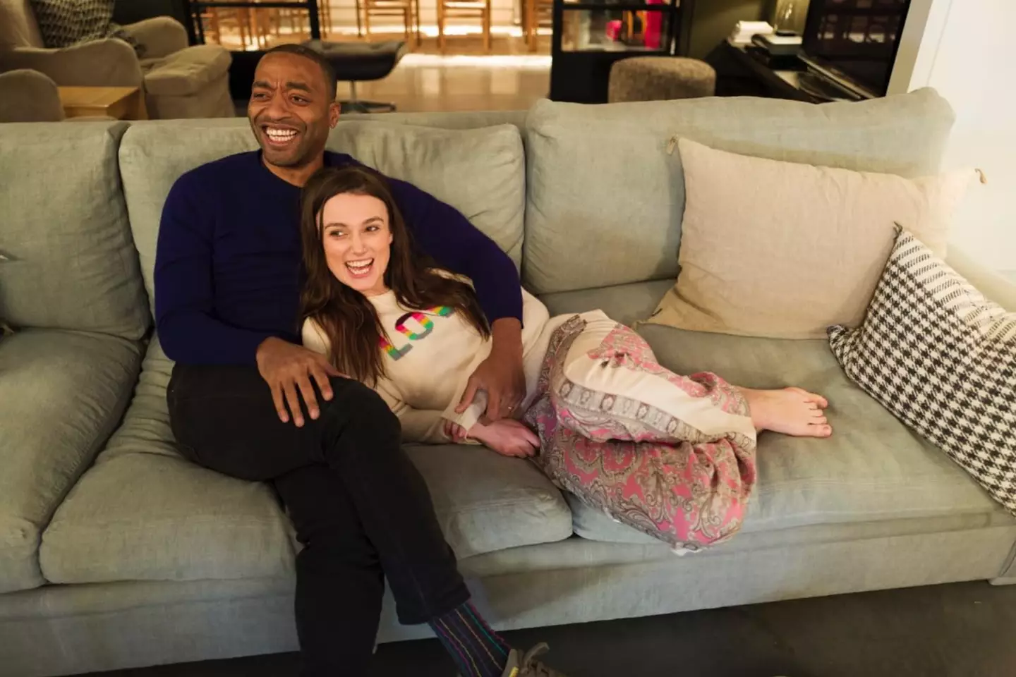 Chiwetel Ejiofor and Kiera Knightley return as husband-and-wife Peter and Juliet. (BBC/Greg Williams/Comic Relief)
