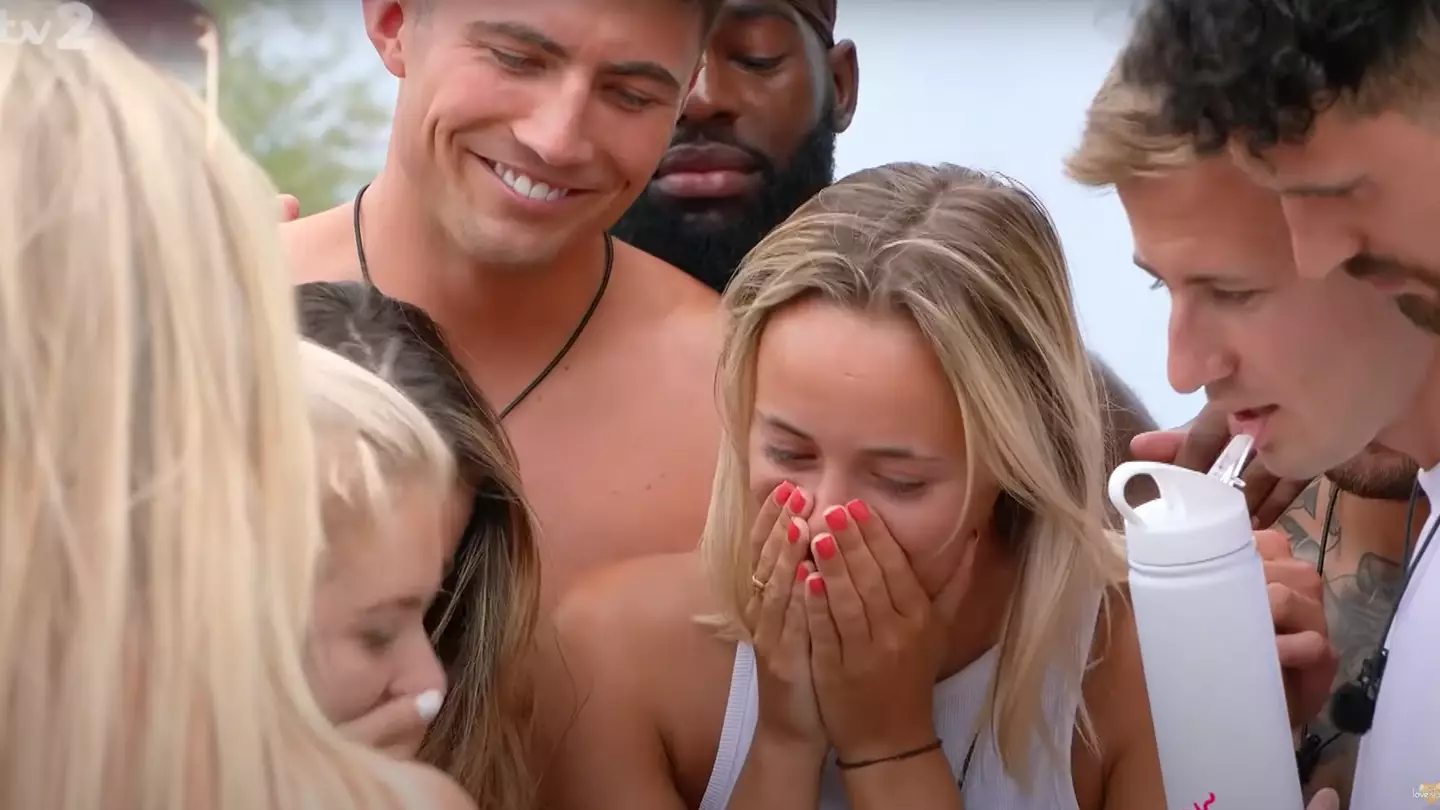 Love Island: People Are In Hysterics After Spotting Casa Amor Boys' Reaction To Sneaky Postcard