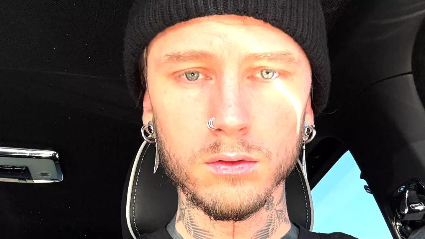 Machine Gun Kelly shares mysterious 'dad' post but fans spot major absence