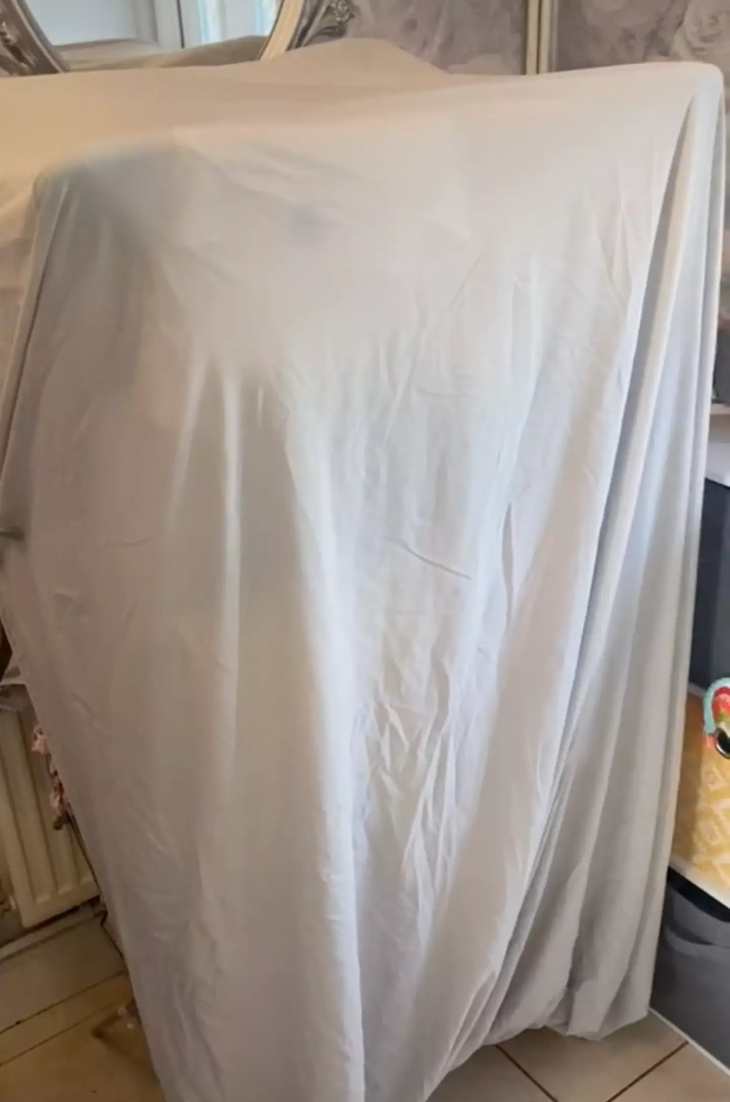 All you need is an air rack, a radiator, and a bed sheet! (