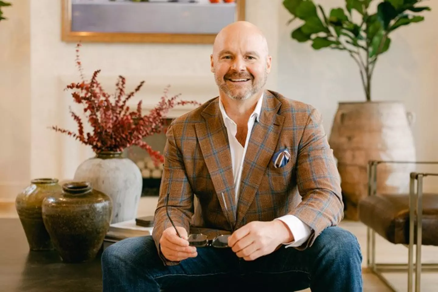 Tammy's bariatric surgeon, Dr Eric Smith, has opened up to Tyla about Tammy's weight loss journey (Supplied)