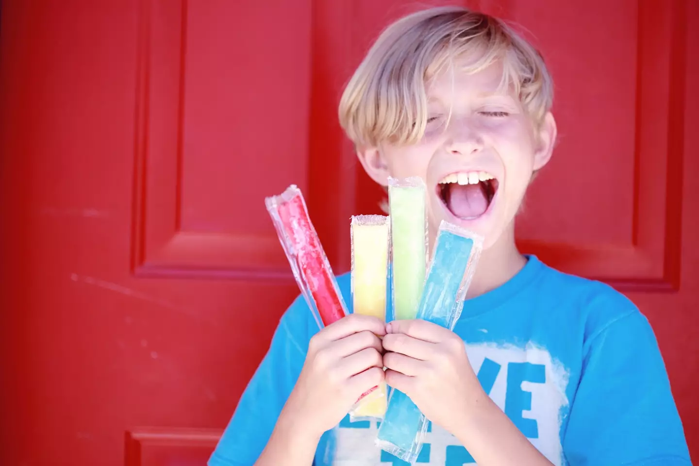 Parents are doing all they can to keep their kids cool in the sun.