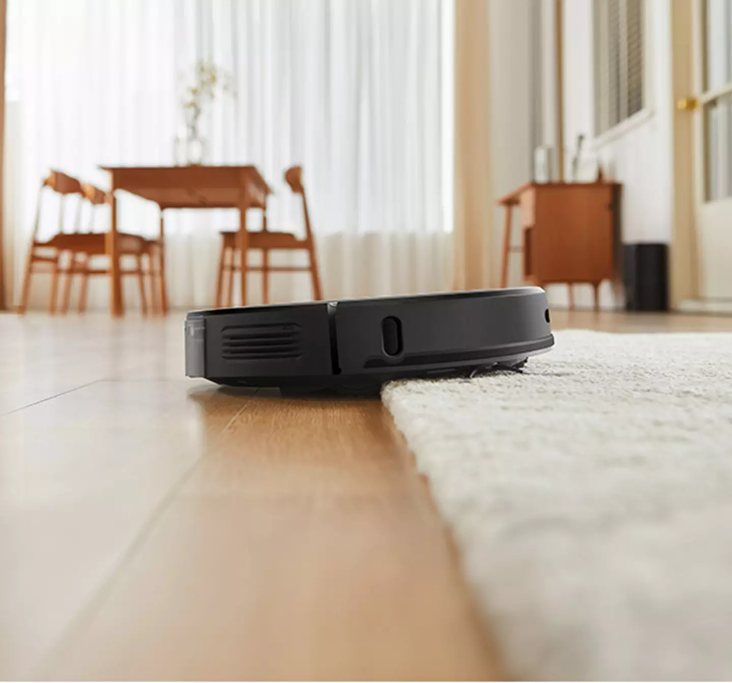 This specific robot vacuum cleaner has plenty of 5-star reviews.