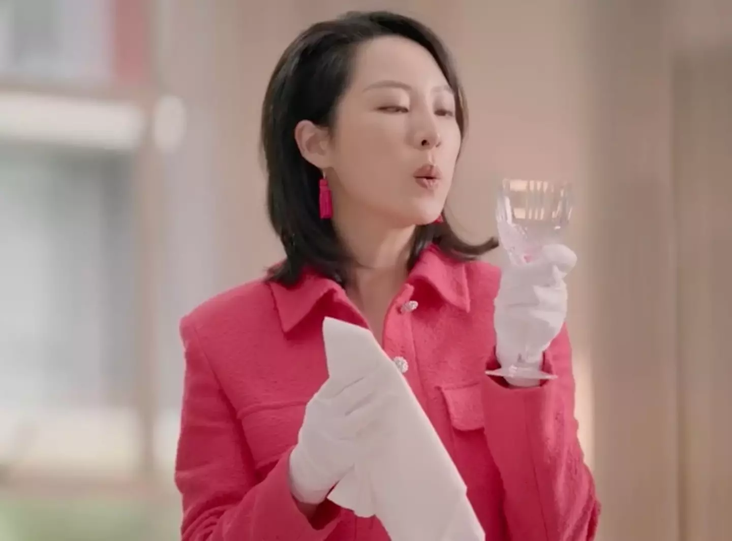 Sara Jane Ho is an etiquette specialist.