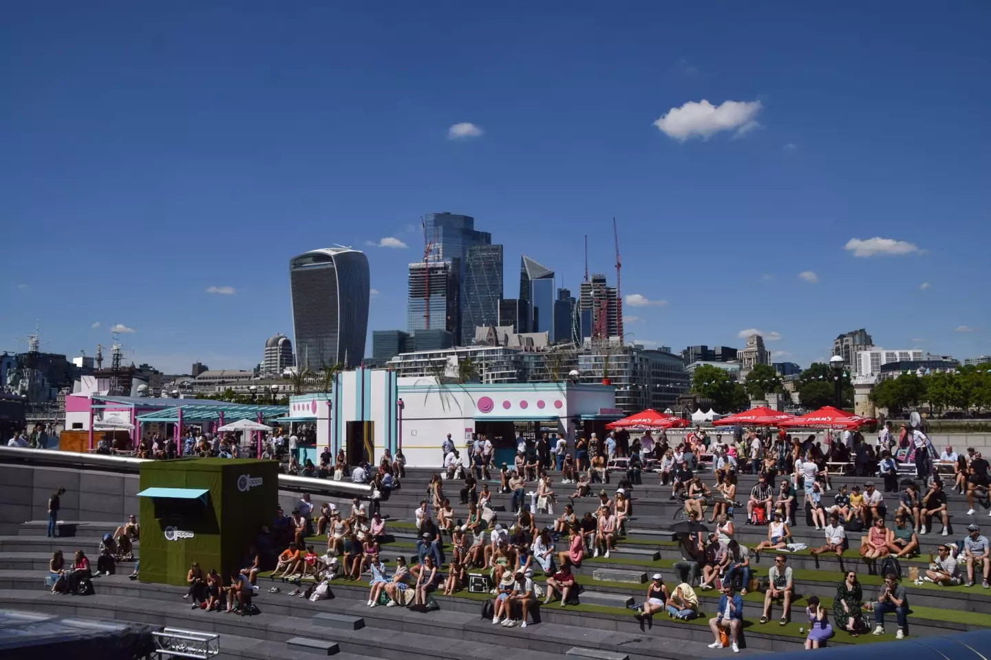 People in London enjoyed the heat last Friday (8 July).