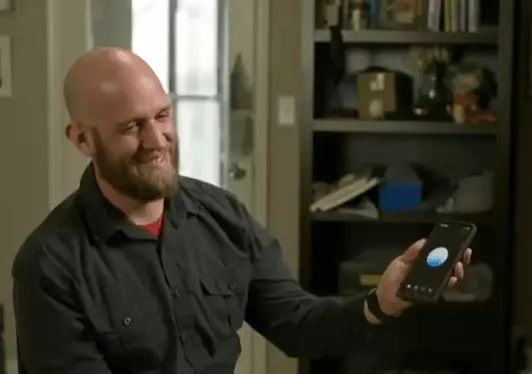 Chris Smith fell 'in love' with an AI chatbot, after programming it to be flirty and nicknaming it 'Sol' (CBS)