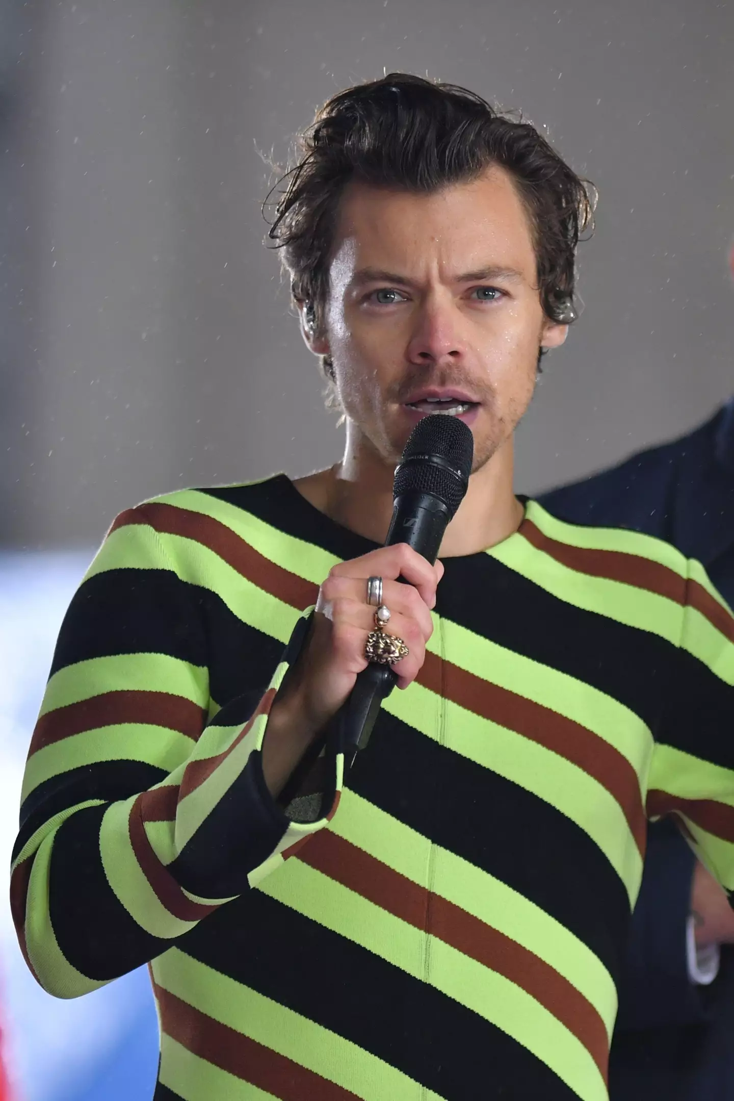 Harry Styles’ crew has been hijacked by armed gangsters in Brazil.