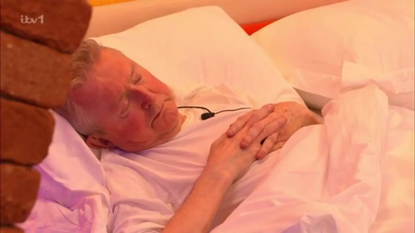 Fans have rushed to share their thoughts on Louis Walsh's nail biting.