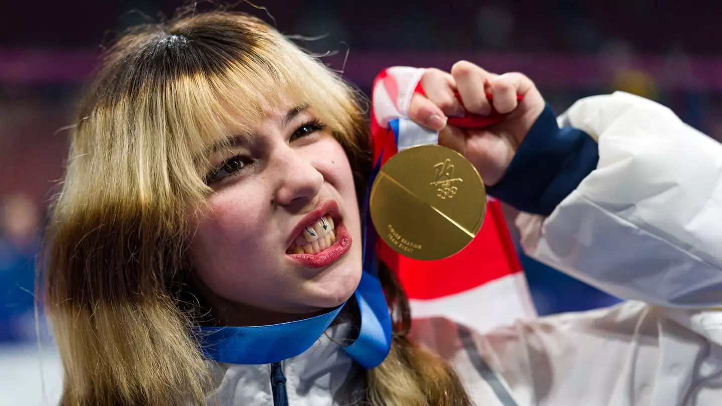 Olympic figure skater isn't allowed to keep gold medal because it broke