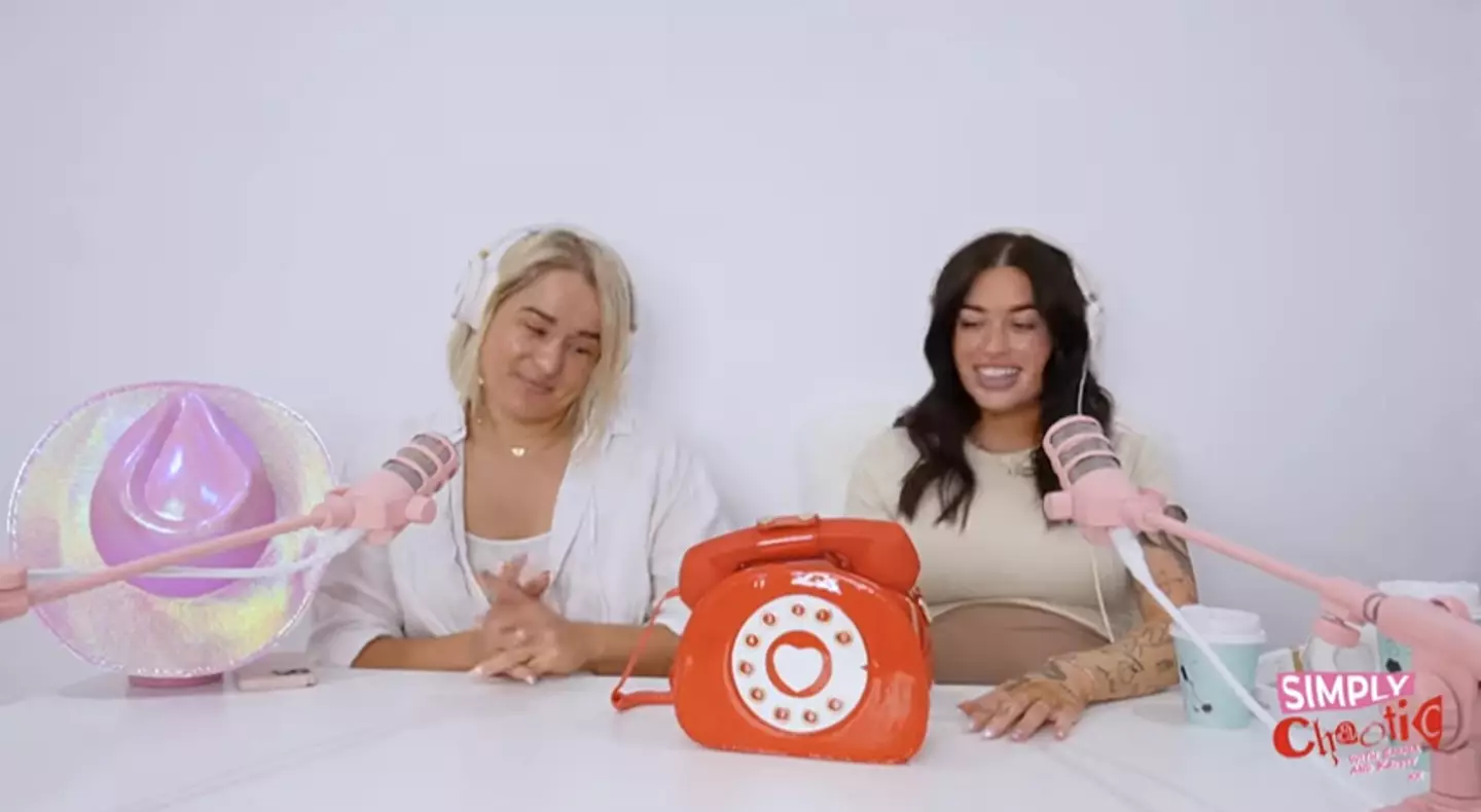 Emma and Kristy on their podcast /Simply Chaotic Au / YouTube