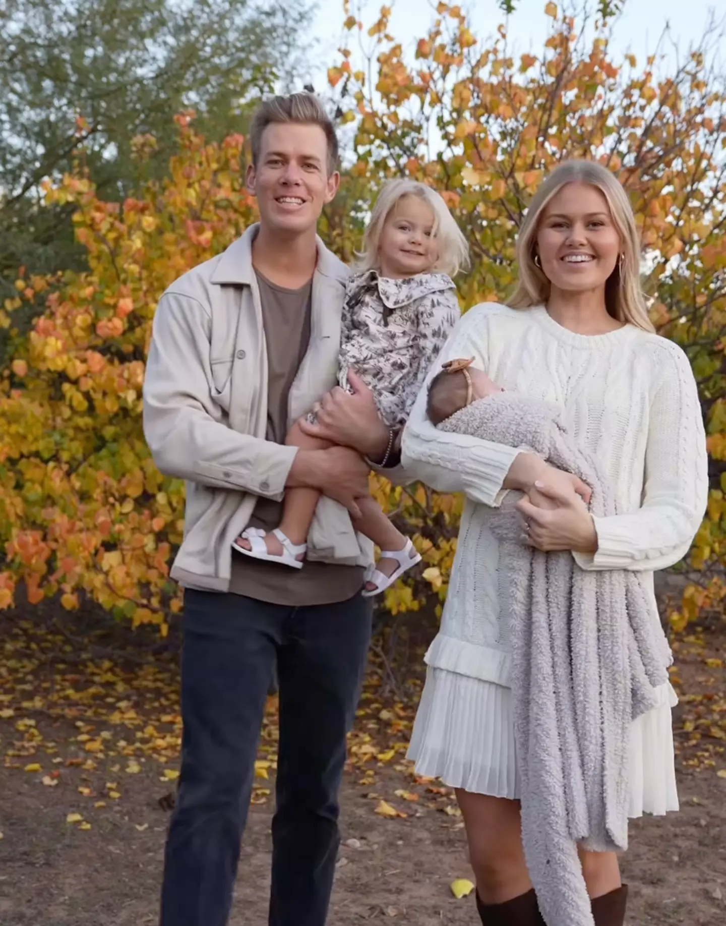 The couple now have two adopted children, Story and Renny (Instagram/@dallinandbella)