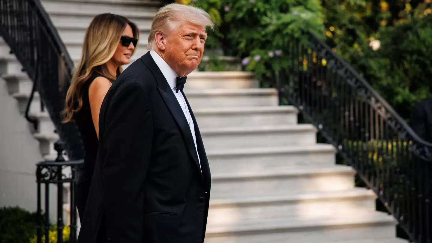 Body language expert reveals truth behind Melania Trump’s awkward reaction to husband Donald’s blunt statement during public appearance