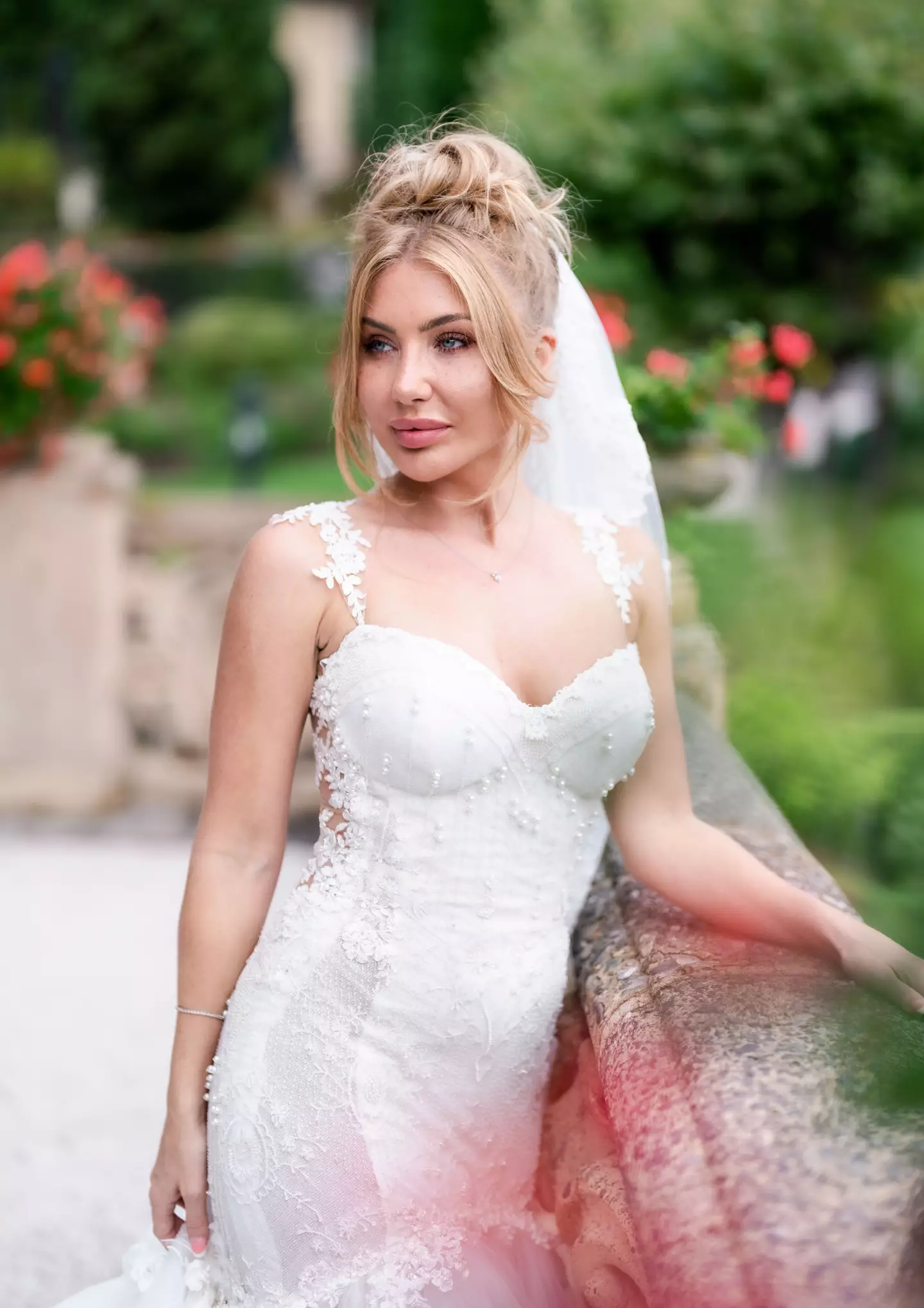 This bride spent a whopping £300,000 on her wedding.