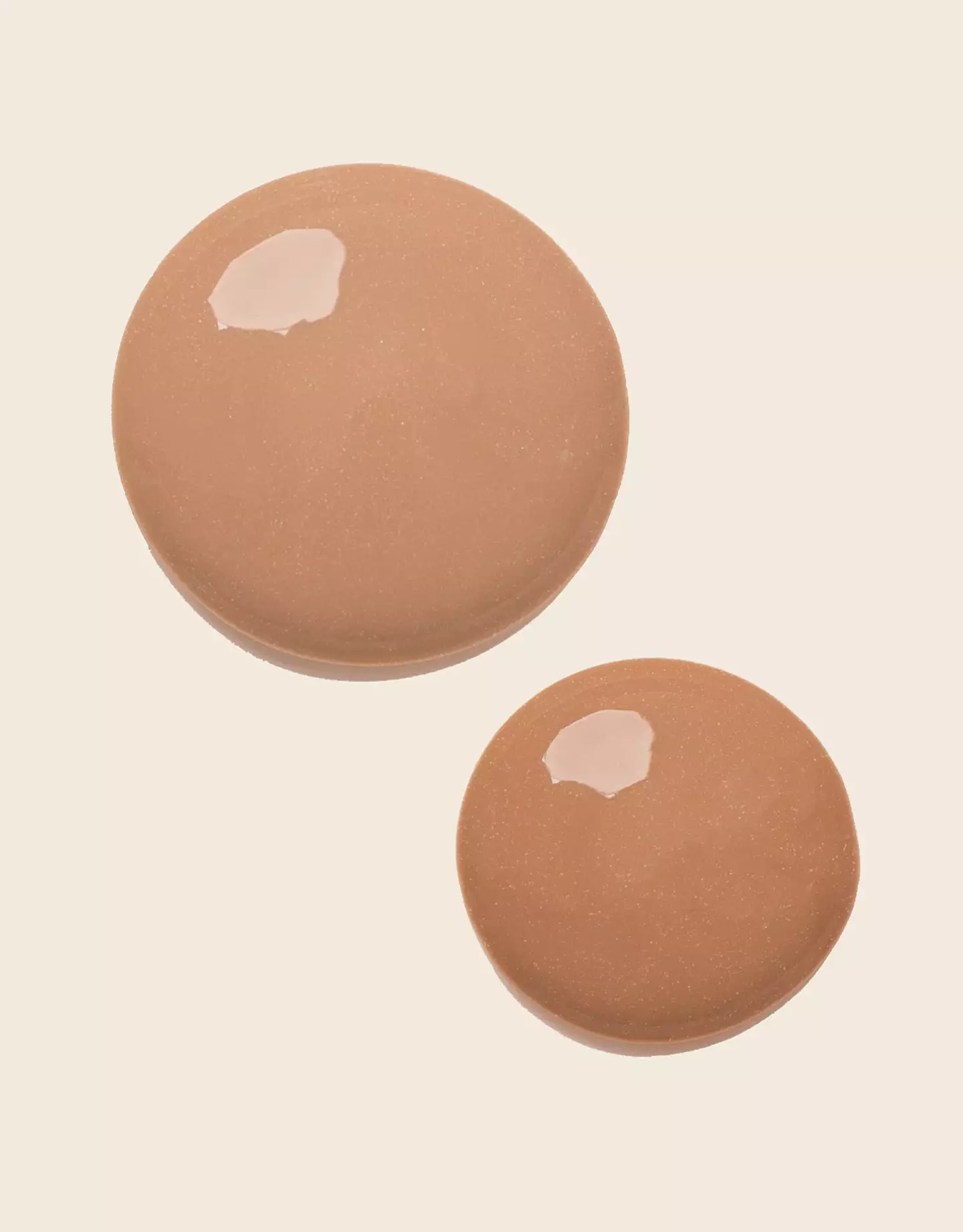 It's available in two shades.