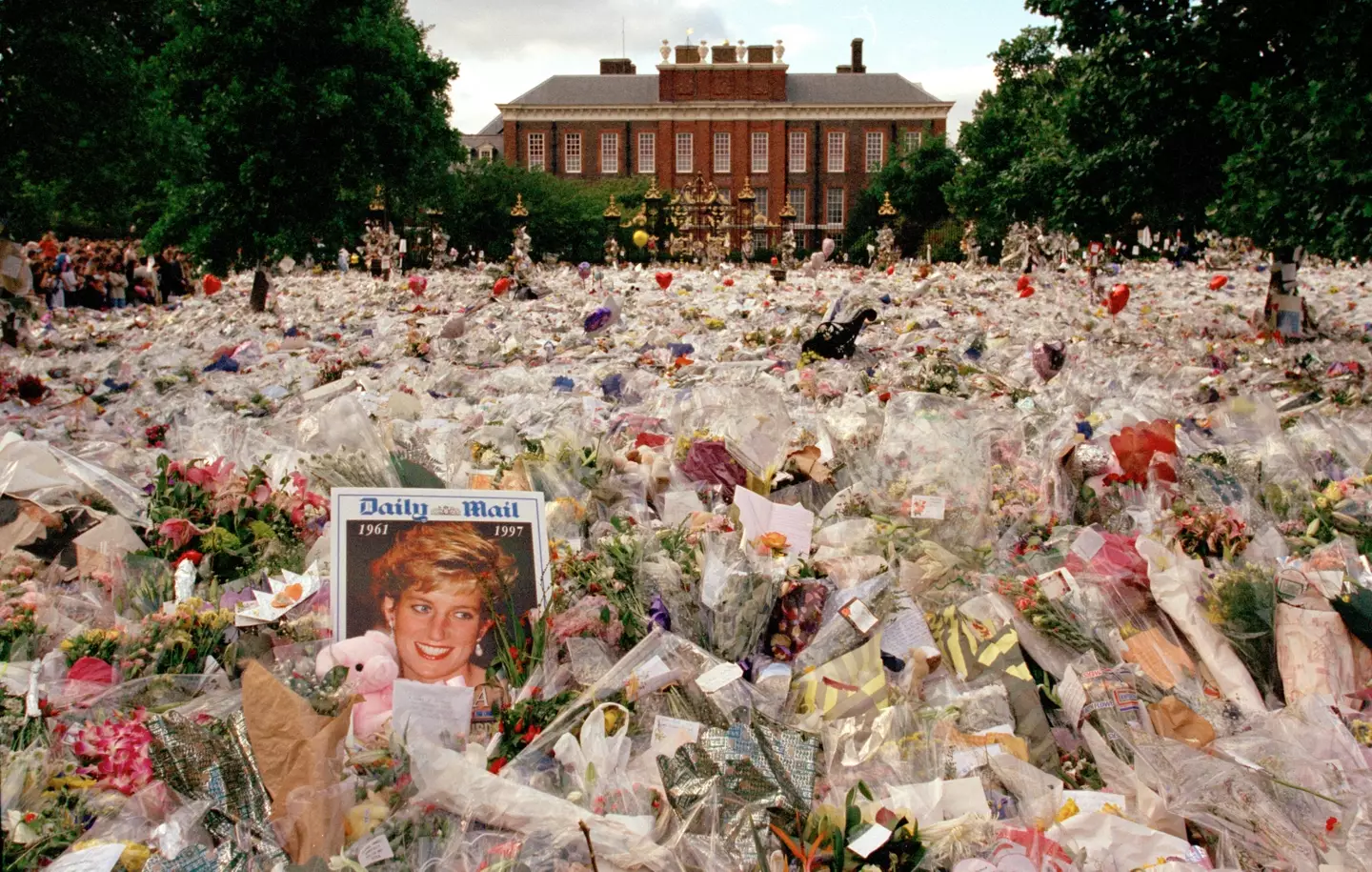 Flowers outside of Kensington Palace shortly after Diana's death.