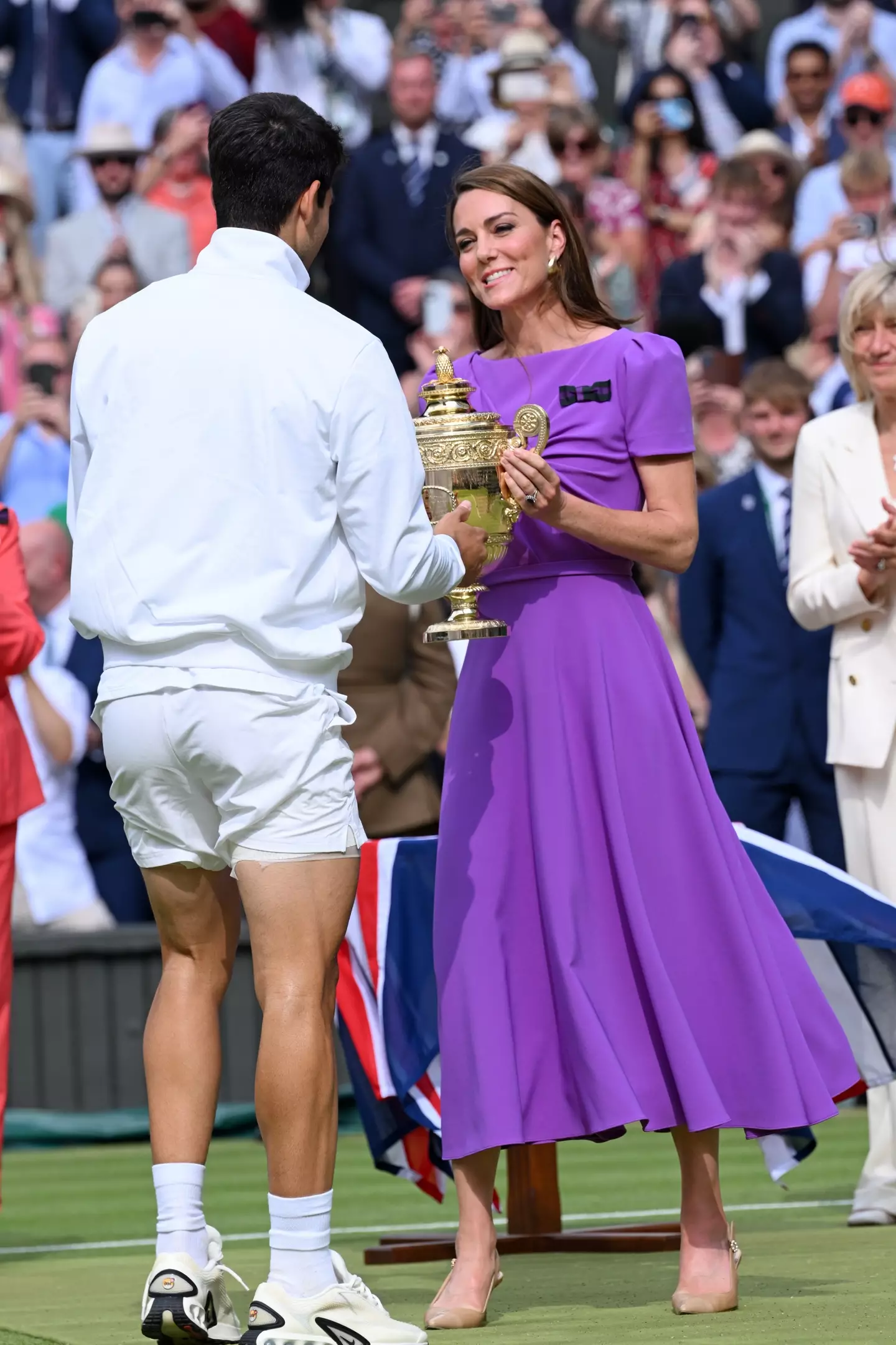 Kate presented victor Alcaraz with his trophy yesterday. (Karwai Tang/WireImage)